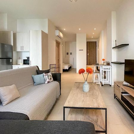 Soho Modern 55Sqm Studio With Secret Garden Daire Atina Dış mekan fotoğraf