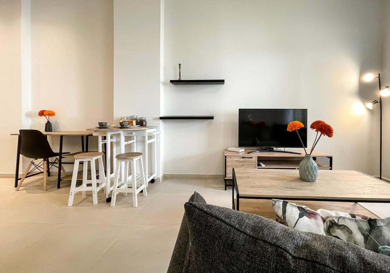 Soho Modern 55Sqm Studio With Secret Garden Daire Atina Dış mekan fotoğraf