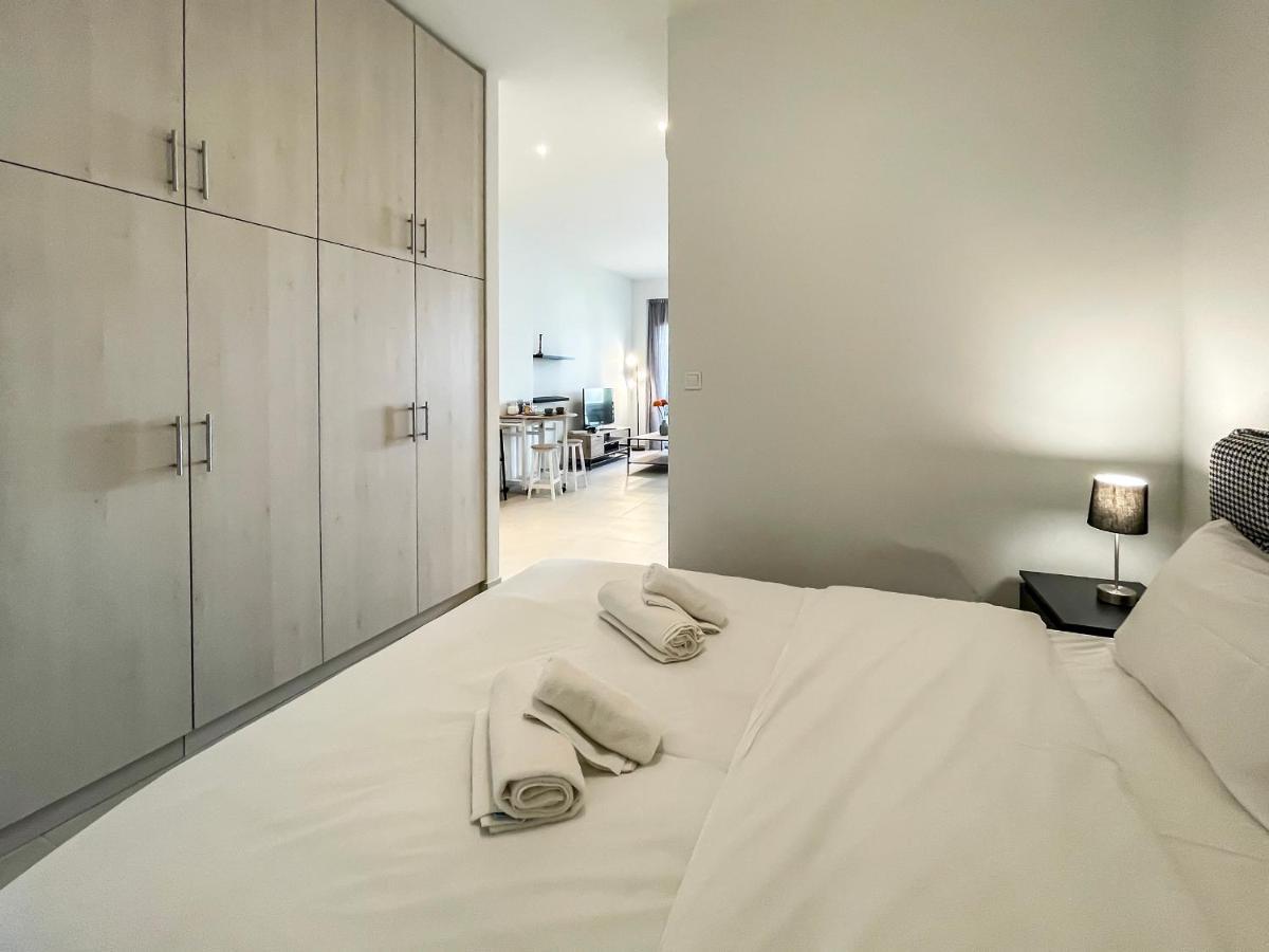 Soho Modern 55Sqm Studio With Secret Garden Daire Atina Dış mekan fotoğraf